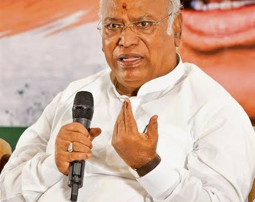 Congress Slams ‘Vote Chori’ with Viral Video; Mallikarjun Kharge Urges Indians to Speak Out Against Election Fraud